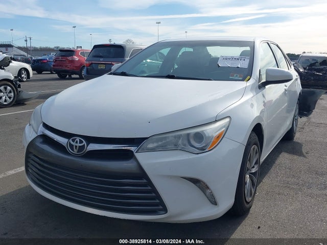 Toyota CAMRY LE 2015 4T1BF1FK4FU973465 Image 2