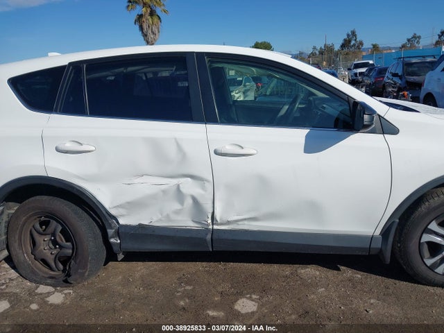 Toyota RAV4 LE 2018 JTMZFREVXJJ735501 Image 13