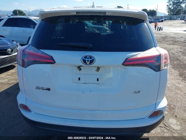 Toyota RAV4 LE 2018 JTMZFREVXJJ735501 Image 16