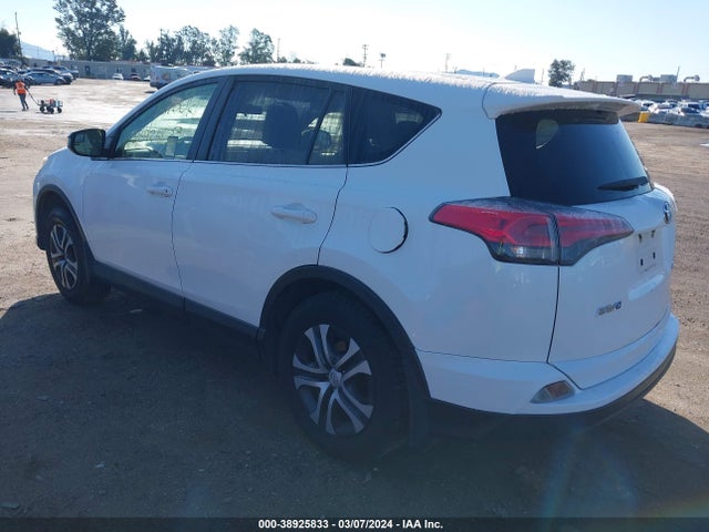 Toyota RAV4 LE 2018 JTMZFREVXJJ735501 Image 3