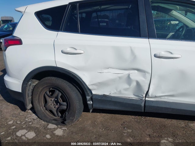 Toyota RAV4 LE 2018 JTMZFREVXJJ735501 Image 6