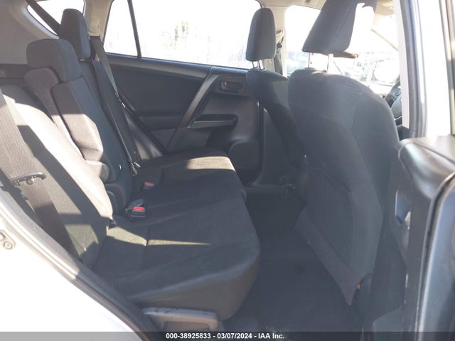 Toyota RAV4 LE 2018 JTMZFREVXJJ735501 Image 8