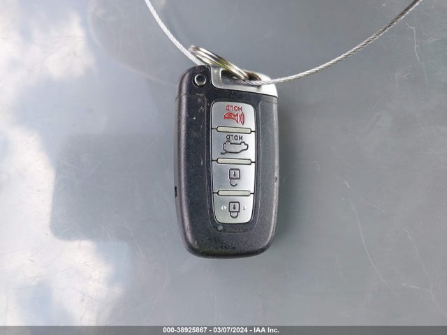 2013 HYUNDAI VELOSTER BASE W/GRAY VIN: KMHTC6AD4DU152463