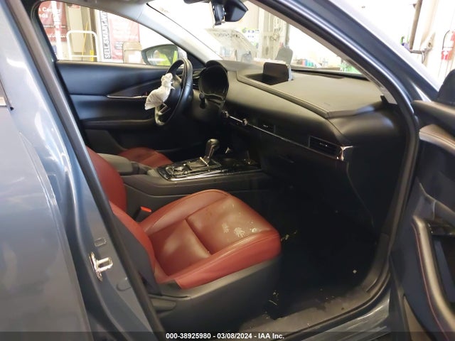 3MVDMBCL7NM418677 Mazda Cx-30 Carbon Edition