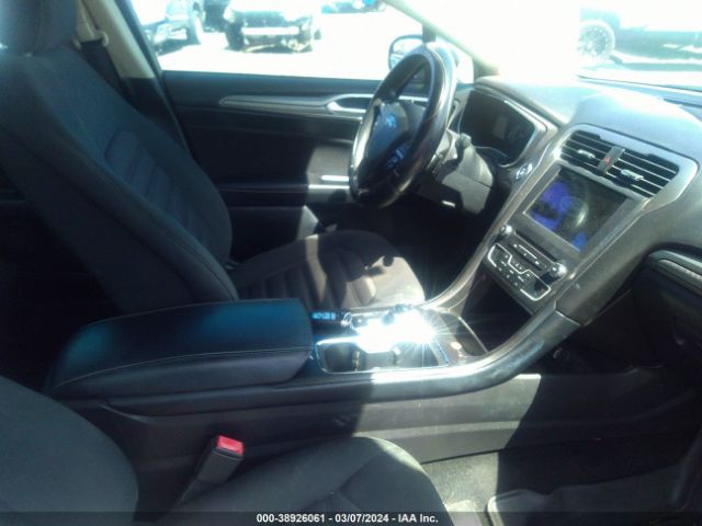 3FA6P0HD7HR248275 Ford FUSION SE