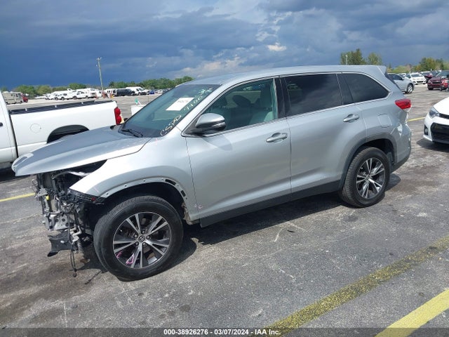 Toyota Highlander Le 2019 5TDZZRFH6KS329400 Image 2
