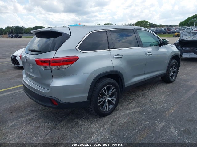 Toyota Highlander Le 2019 5TDZZRFH6KS329400 Image 4