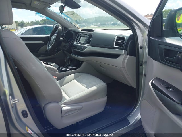 Toyota Highlander Le 2019 5TDZZRFH6KS329400 Image 5