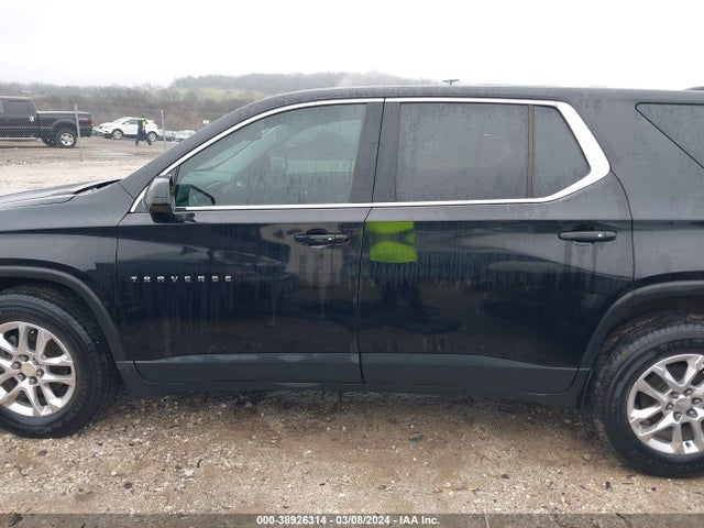 Chevrolet Traverse Ls 2018 1GNEVFKW1JJ175551 Image 15
