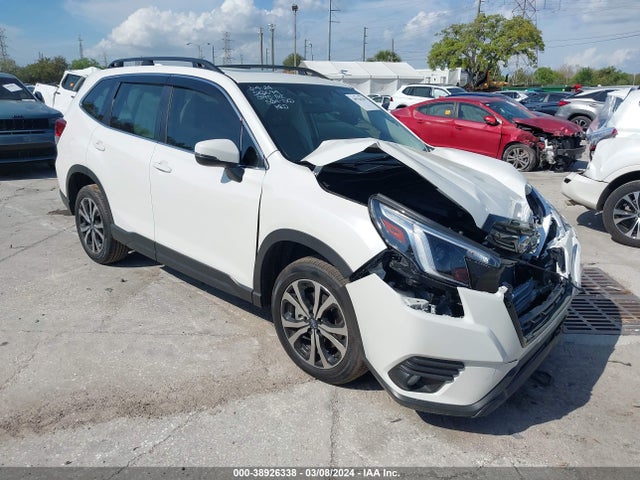 Subaru Forester Limited 2023 JF2SKAPC2PH518777 Image 1
