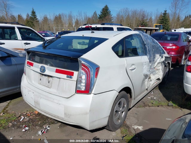 Toyota Prius Two 2014 JTDKN3DU3E1752107 Image 4