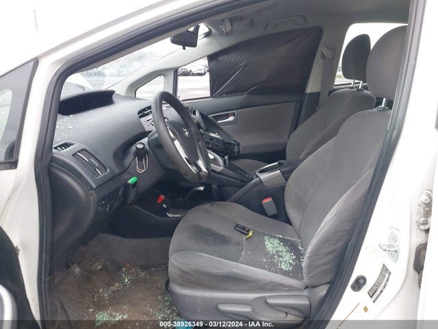 Toyota Prius Two 2014 JTDKN3DU3E1752107 Image 5