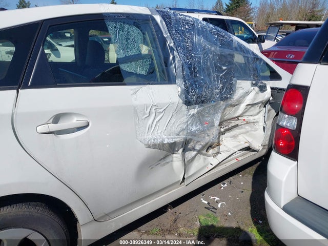 Toyota Prius Two 2014 JTDKN3DU3E1752107 Image 6