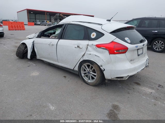 Ford FOCUS SE 2015 1FADP3K23FL329317 Image 3