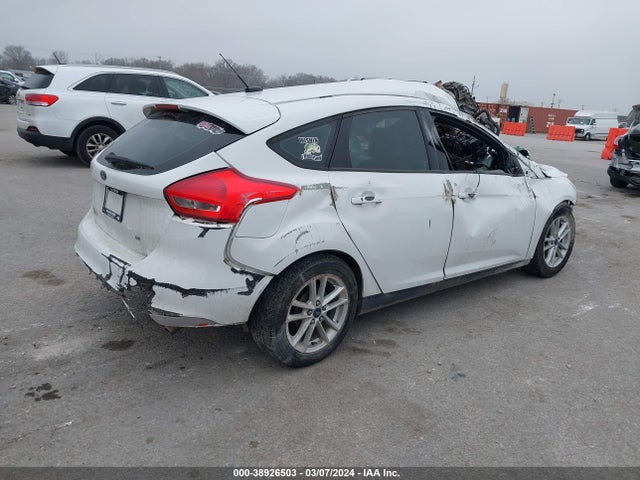 Ford FOCUS SE 2015 1FADP3K23FL329317 Image 4