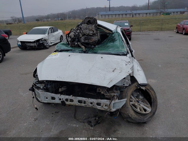 Ford FOCUS SE 2015 1FADP3K23FL329317 Image 6