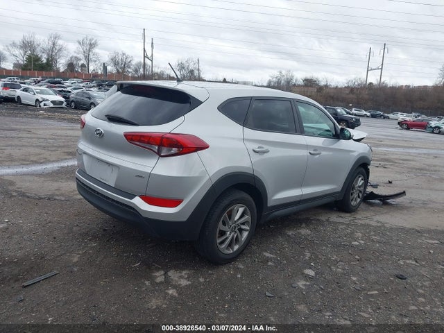 Hyundai TUCSON SE 2018 KM8J2CA41JU830672 Image 4