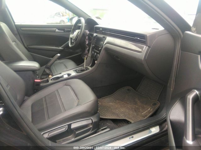 1VWMA7A32MC015147 Volkswagen Passat 2.0t R-line