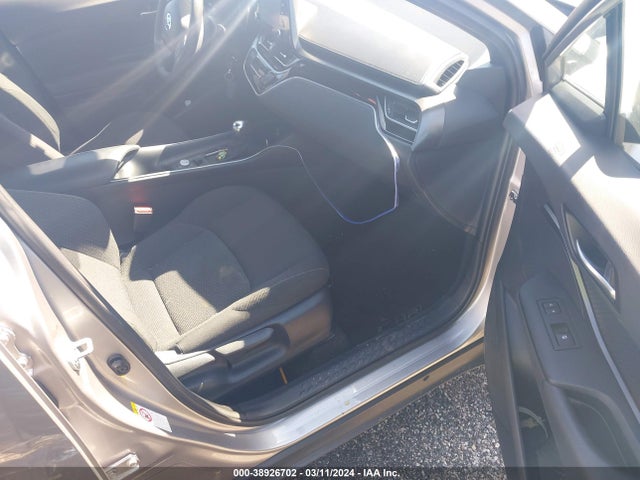 Toyota C-HR LE 2019 NMTKHMBX8KR099605 Image 5