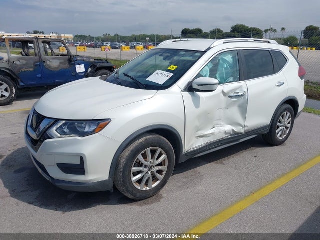 Nissan ROGUE SV 2018 KNMAT2MT8JP617991 Image 2