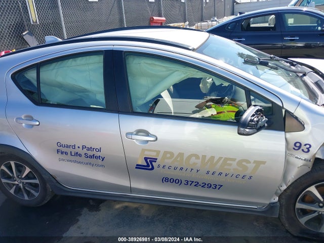Toyota Prius C One 2018 JTDKDTB39J1603921 Image 13