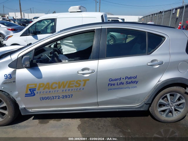 Toyota Prius C One 2018 JTDKDTB39J1603921 Image 14