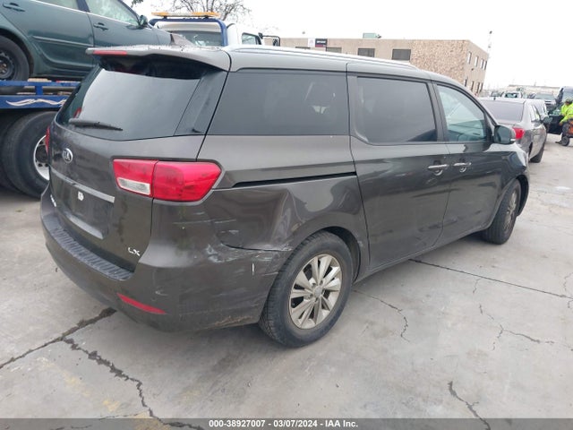 KIA SEDONA LX 2016 KNDMB5C12G6151443 Image 4
