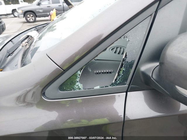 KIA SEDONA LX 2016 KNDMB5C12G6151443 Image 6