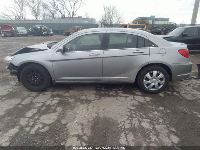 Chrysler 200 LX 2014 1C3CCBAB6EN231287 Image 15