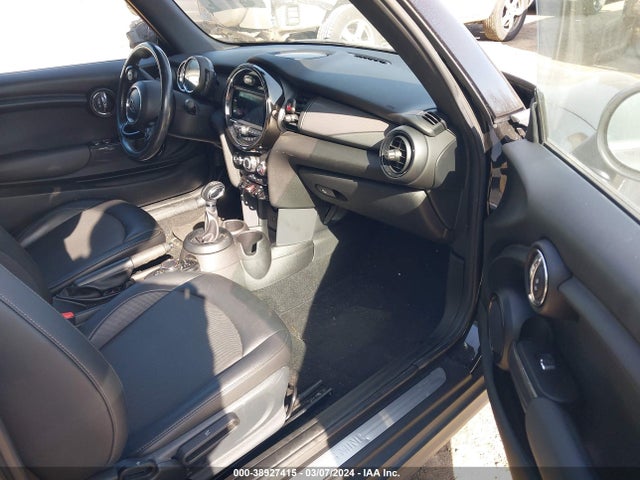 2019 MINI CONVERTIBLE WMWWG5C52K3D01588 Photo 4