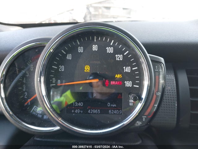 2019 MINI CONVERTIBLE WMWWG5C52K3D01588 Photo 6