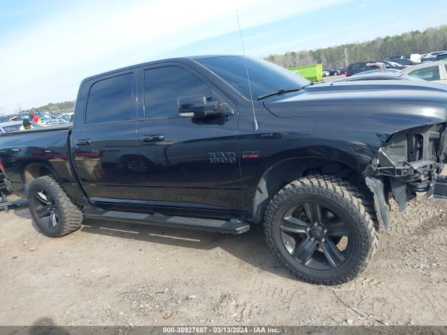RAM 1500 Night  4x4 5'7 Box 2018 1C6RR7MT1JS150982 Image 14