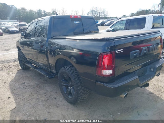 RAM 1500 Night  4x4 5'7 Box 2018 1C6RR7MT1JS150982 Image 3
