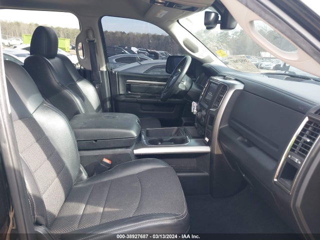 RAM 1500 Night  4x4 5'7 Box 2018 1C6RR7MT1JS150982 Image 5