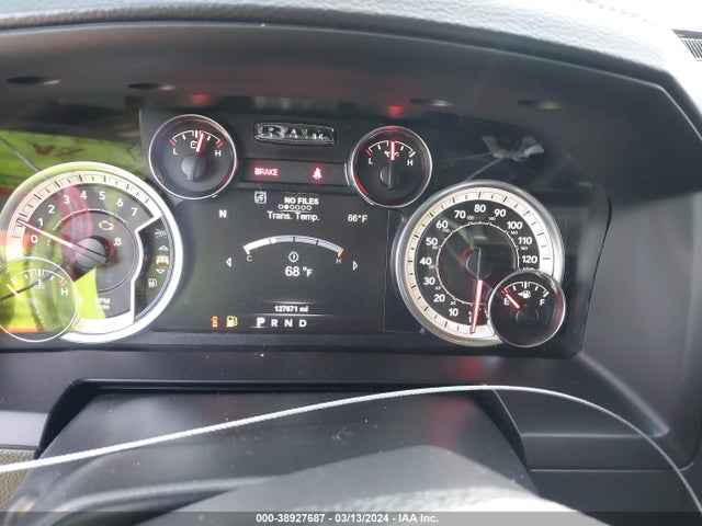 RAM 1500 Night  4x4 5'7 Box 2018 1C6RR7MT1JS150982 Image 7