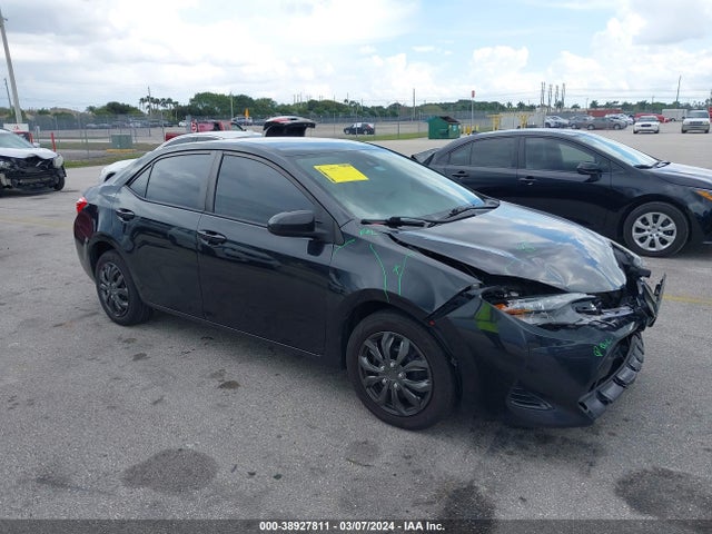 Toyota COROLLA LE 2018 5YFBURHE0JP791252 Image 1