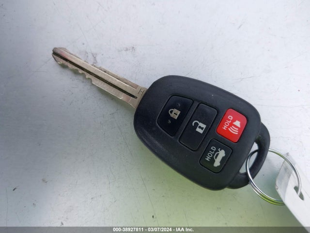 Toyota COROLLA LE 2018 5YFBURHE0JP791252 Image 11