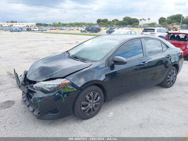 Toyota COROLLA LE 2018 5YFBURHE0JP791252 Image 2