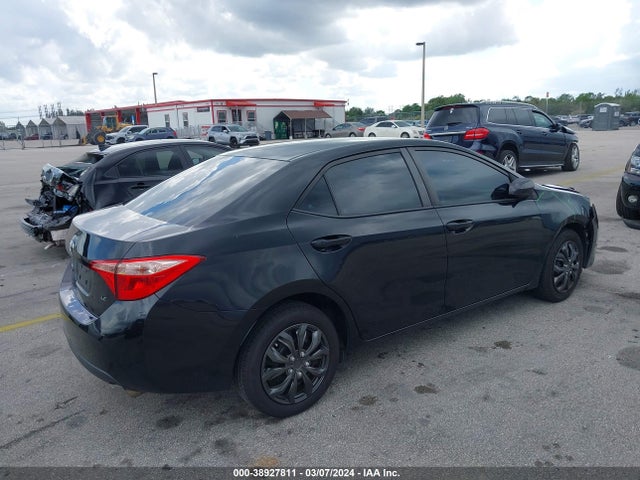 Toyota COROLLA LE 2018 5YFBURHE0JP791252 Image 4