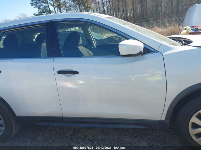 Nissan ROGUE S 2019 5N1AT2MT5KC714778 Image 14