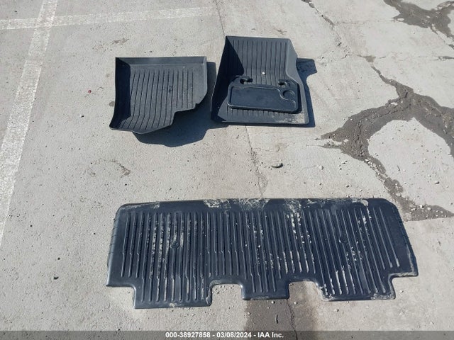 Tesla Model Y 2023 7SAYGAEE6PF627972 Image 12