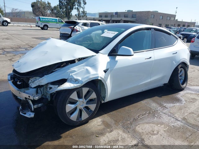Tesla Model Y 2023 7SAYGAEE6PF627972 Image 2