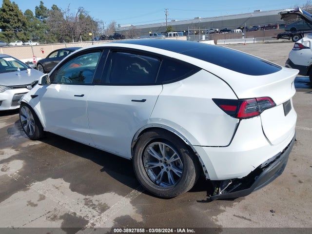 Tesla Model Y 2023 7SAYGAEE6PF627972 Image 3