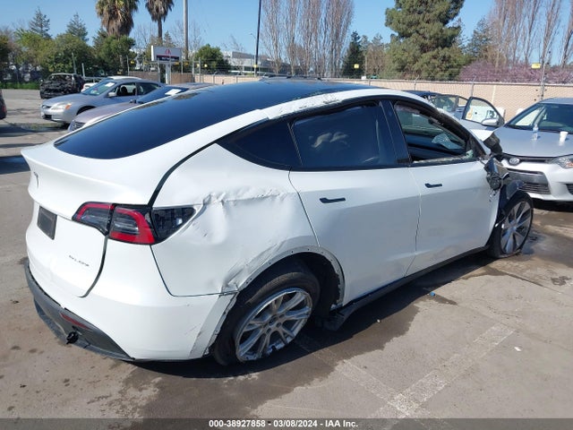 Tesla Model Y 2023 7SAYGAEE6PF627972 Image 4