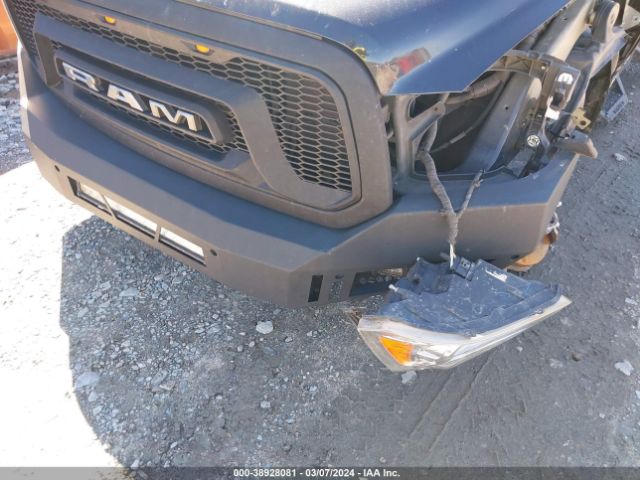 1C6RR6JT7JS126829 RAM 1500 Laramie Quad Cab 4x2 6'4 Box