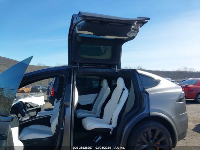 7SAXCBE68PF411255 Tesla Model X Plaid Tri Motor All-wheel Drive