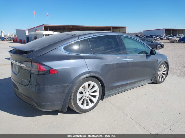 Tesla MODEL X 2019 5YJXCBE2XKF184704 Image 4