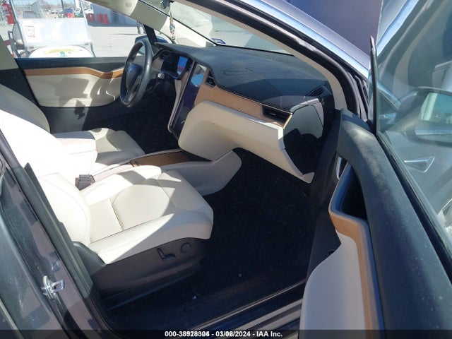 Tesla MODEL X 2019 5YJXCBE2XKF184704 Image 5