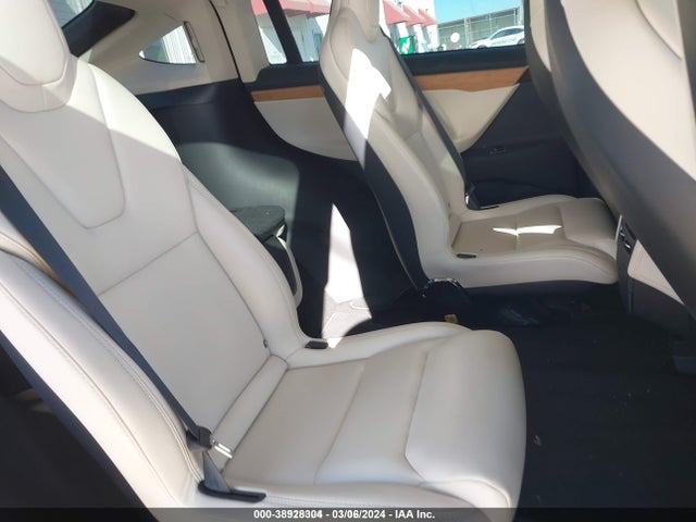 Tesla MODEL X 2019 5YJXCBE2XKF184704 Image 8