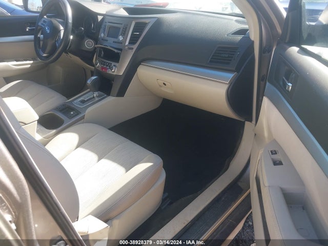 Subaru Outback 2.5i Premium 2014 4S4BRBCC9E3315364 Image 5